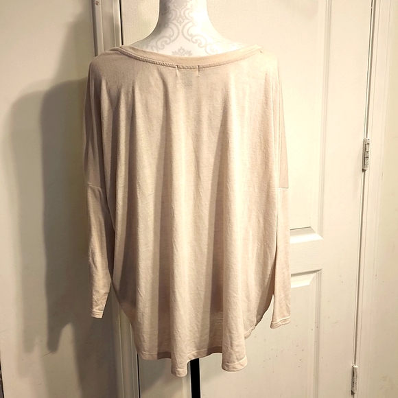 EUC!!! Old Navy Oversized Crew Neck Droptail 3/4 Sleeve Tee - Picture 2 of 4